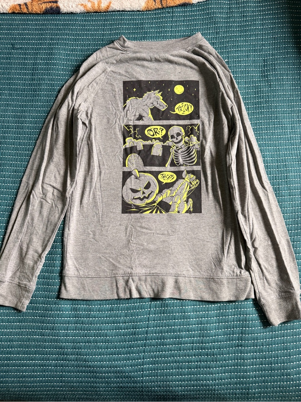 Cat & Jack Gray Long-Sleeve Halloween Graphic Tee with Neon Yellow Accents,